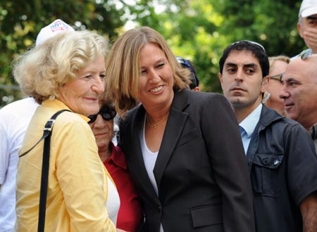 Israeli Foreign Minister Tzipi Livni is found by three exit polls to be the winner of the primary of the ruling Kadima party on Wednesday.