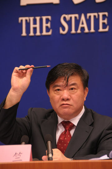 Health Minister Chen Zhu speaks during a press conference in Beijing, September 17, 2008. Chen told the media Wednesday that three babies have died after drinking melamine-contaminated milk.
