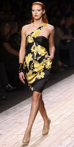 A model displays a creation as part of Seduzioni Diamonds Valeria Marini Spring/Summer 2009 women's collection during Milan Fashion Week September 20, 2008.