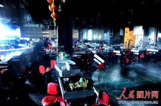 The ruins of the 'King of the Dancers' club in Longgang District after the fire at night last weekend. [Photo: photobase.cn] 