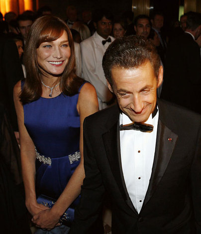 France's President Nicolas Sarkozy arrives with his wife Carla Bruni-Sarkozy before receiving the Humanitarian Award at the Elie Wiesel Foundation For Humanity awards dinner in New York September 22, 2008. Sarkozy is scheduled to address the United Nations General Assembly on Tuesday.