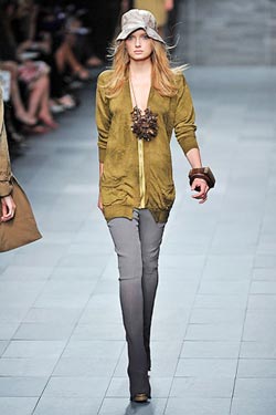 Burberry prorsum Spring 2009 collection in Milan Fashion Week 