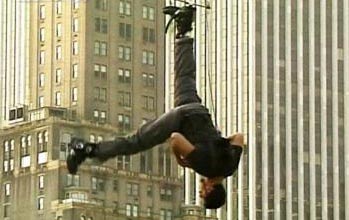 American magician David Blaine has unveiled his latest crazy stunt in New York's Central Park.