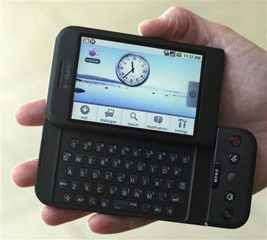The T-Mobile G1 Android-powered phone, the first cell phone with the operating system designed by Google Inc., is shown Tuesday, September 23, 2008 in New York. [Chinadaily.com.cn]