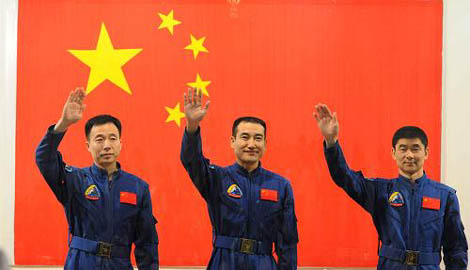 From left to right: Jing Haipeng, Zhai Zhigang, Liu Boming  [Photo: Xinhua]