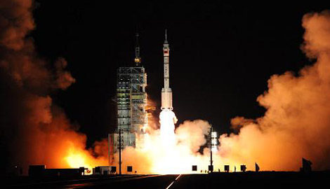 China's manned spacecraft Shenzhou-VII blasts off at 9:10 PM. [Xinhua]