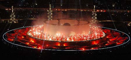 The 10th Asia Arts Festival opened in the central Chinese city of Zhengzhou, Henan Province on Friday evening.(Xinhua Photo)