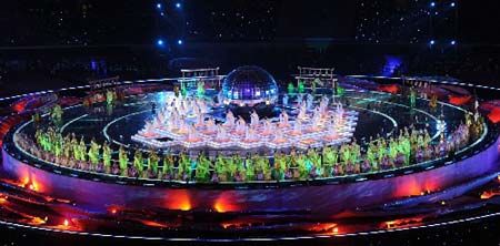 The 10th Asia Arts Festival opened in the central Chinese city of Zhengzhou, Henan Province on Friday evening.(Xinhua Photo)