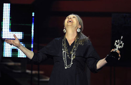 U.S. actress Meryl Streep receives the Donostia Award for lifetime achievement at the San Sebastian Film Festival September 26, 2008 in San Sebastian.