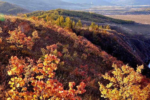This photo taken on September 27, 2008 shows the beautiful natural landscape of Chaihe Natural Scenic Spot in Zhalantun City, in northern China's Inner Mongolia Autonomous Region, in the southeastern foothills of the Greater Khingan Mountains. The scenic spot is expected to see a rise in tourism during the ongoing National Day holiday. [Xinhua]