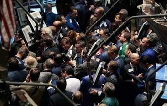 Traders on the floor of the New York Stock Exchange on September 26. Citigroup took over Wachovia bank in the latest forced marriage of the global financial crisis as Congress began debating a 700 billion-dollar bailout plan and European banks were shaken by the debt turmoil.[AFP]