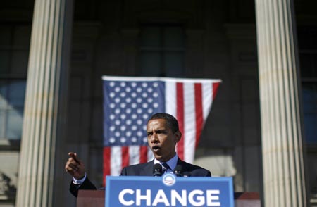 US Democratic presidential nominee Senator Barack Obama (D-IL) speaks at a campaign rally at the Ross County Courthouse in Chillicothe, Ohio, October 10, 2008.[Xinhua/Reuters Photo]