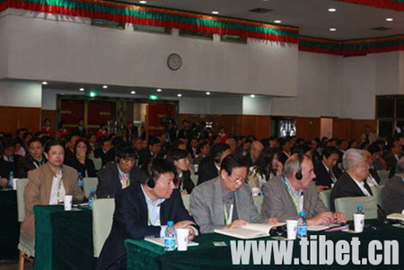 More than 200 international and domestic experts and scholars exchanged the latest findings on, and progress in, Tibetology at the Fourth Beijing Seminar on Tibetan Studies.