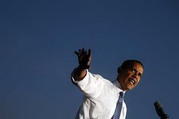 U.S. Democratic presidential nominee Senator Barack Obama (D-IL) speaks at a campaign rally in Kansas City, October 18, 2008.[Xinhua/Reuters Photo] 