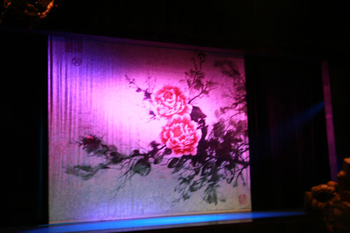 The first scene of the dance drama 'The Peony Pavilion,' the opening performance of the 10th China Shanghai International Arts Festival, is pictured in this photo taken on October 17, 2008. [Photo: CRIENGLISH.com] 