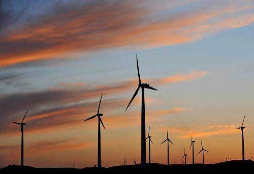 This photo published on Sunday, October 19, 2008, shows the Hongsipu wind farm in northwest China's Ningxia Hui Autonomous Region. Ningxia has been developing a wind power industry in recent years. The nine large and medium-sized wind farms in the region, which are still under construction, will have a total installed capacity of 300,000 kilowatts. [Photo: Xinhua]