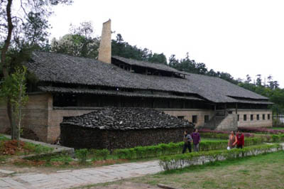 The only remaining kiln with a 1,700-year-old history in pottery production is called Zhenyao in Chinese. 