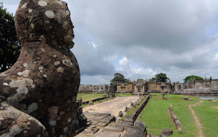 The ancient ruins of the Preah Vihear Temple at the disputed border area of Cambodia and Thailand. [Xinhua]