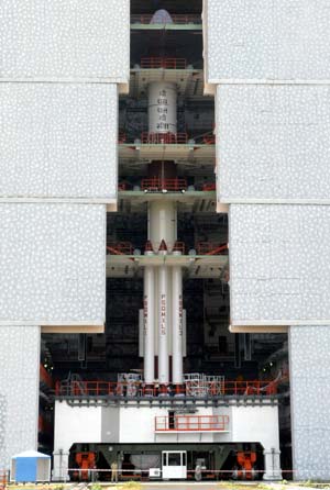 The PSLV-C11 (Polar Satellite Launch Vehicle), Chandrayaan-1 sits on the second launch pad of Satish Dhawan space centre at Sriharikota, about 100 km (62 miles) north of the southern Indian city of Chennai, October 11, 2008. Chandrayaan-1 is India's first mission to moon. 