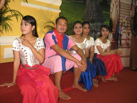 Cambodian dancers [China.org.cn] 