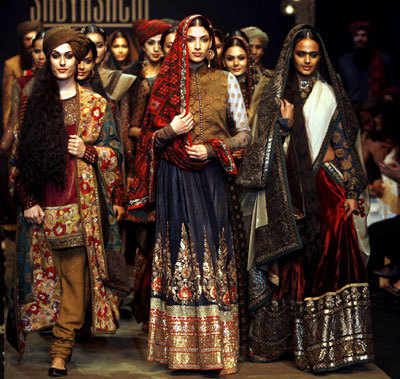 Models present creations from Indian designer Sabyasachi's collection during the fifth and final day of Lakme Fashion Week in Mumbai October 24, 2008.