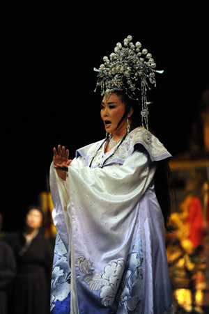 Chinese soprano Wang Xia perfoms her part in the world famous opera Turandot in Cairo Opera House, downtown Cairo, capital of Egypt, on Oct. 27, 2008. The opera, given by China National Opera House, would be performed in Cairo four nights from Oct. 26 to Oct. 29.