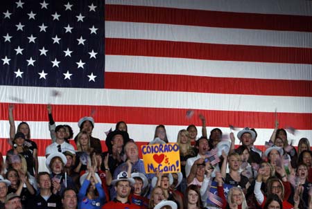 Supporters cheer during a campaign rally with U.S. Republican presidential nominee Senator John McCain (R-AZ) in Denver, Colorado October 24, 2008. (Xinhua/Rueters Photo)
