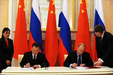 China and Russia issued a joint communique here Tuesday, pledging further efforts to strengthen strategic coordination and deepen cooperation in various fields.