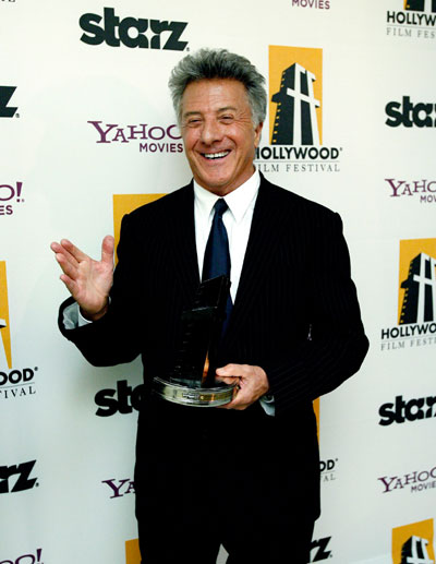 Actor Dustin Hoffman poses after accepting the Career Award at the 12th annual Hollywood Awards gala in Beverly Hills, California October 27, 2008.