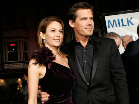 Cast member Josh Brolin and his wife, actress Diane Lane, arrive for the world premiere of the film 'Milk,' at the Castro Theatre in San Francisco, California October 28, 2008.