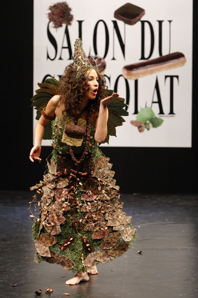 French artist Anne-Laure Girbal presents a creation by El Ceibo and Marion Macedo at the 14th Salon du Chocolat (Paris Chocolate Show) in Paris October 28, 2008.