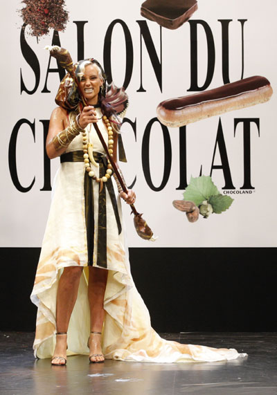 Former Miss France 2001 Elodie Gossuin presents a creation by Taillevent at the 14th Salon du Chocolat (Paris Chocolate Show) in Paris October 28, 2008.