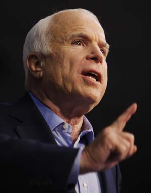 U.S. Republican presidential nominee Senator John McCain (R-AZ) speaks at a campaign rally in Sarasota, Florida October 23, 2008. [Xinhua/Reuters]