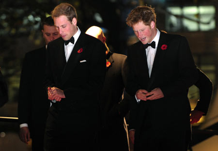 Britain&apos;s Princes William and Harry (R) arrive for the world premiere of the latest James Bond movie &apos;Quantum of Solace&apos; at Leicester Square in London October 29, 2008. [Xinhua/Reuters]