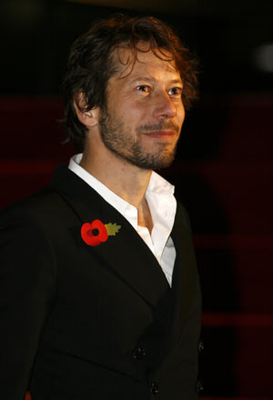 French actor Mathieu Amalric arrives for the world premiere of the latest James Bond movie 'Quantum of Solace' at Leicester Square in London October 29, 2008. [Xinhua/Reuters]