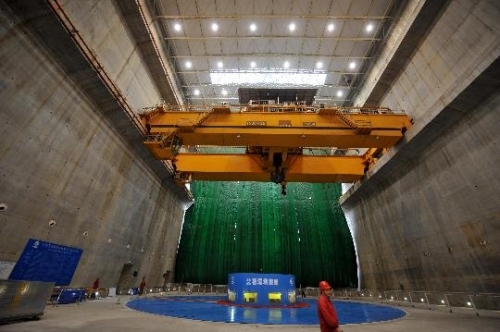The No. 15 turbine generating set of the Three Gorges Project is put into operation on October 30, 2008. [Photo: Xinhua]