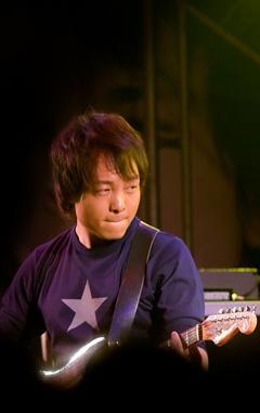 Xu Wei is one of the best known rock musicians in China. In recent years his style has been more influenced by pop.