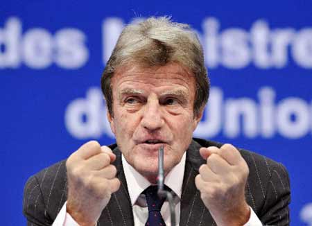 France's Foreign Minister Bernard Kouchner attends a news conference after a meeting of the foreign affairs ministers of the European Union in Marseille November 3, 2008. 