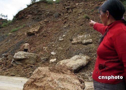 Heavy rainfall hit the area last weekend and caused torrents of mud and rock, which have affected nearly 1 million people in 13 counties of the Chuxiong Yi autonomous prefecture, Lincang county and the provincial capital Kunming.