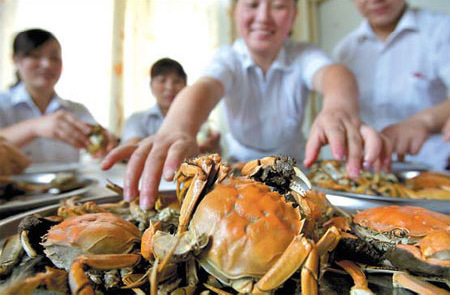 Tasty crabs are often associated with wicked tales in Chinese history. [China Daily photo] 