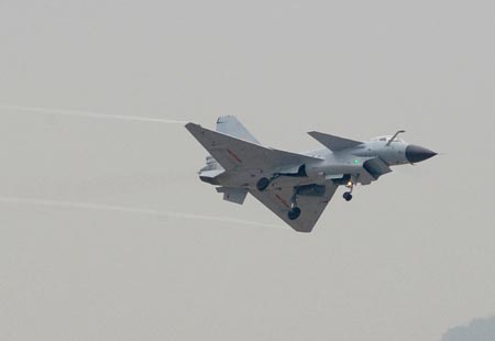 The Jian-10 (Fighter-10), China&apos;s homemade fighter aircraft, performs during the 7th China International Aviation and Aerospace Exhibition in Zhuhai, south China&apos;s Guangdong Province, Nov. 4, 2008. Jian-10 is shown on the exhibition which is held from Nov. 4 to Nov. 9. (Xinhua/Lu Hanxin) 