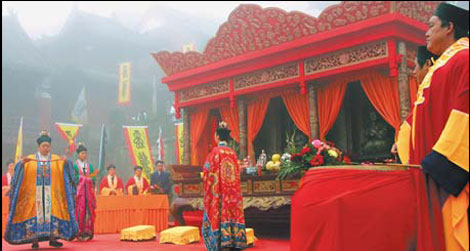 A Taoist ritual offered a glimpse into the cultural heritage of Wudang Mountain. [China Daily] 