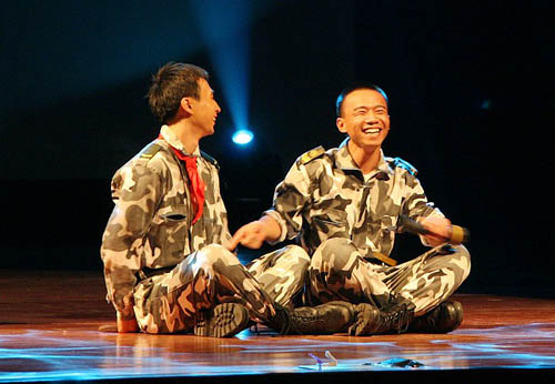 A still from the stage drama 'Keep Racing' (Pao Lai Pao Qu), which makes its debut show in Beijing's Beiyan Dongtu Theatre on Wednesday, November 5, 2008. 