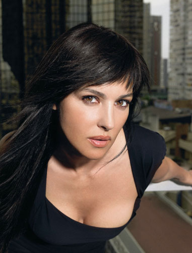 A series of sizzling photos of Italian actress Monica Bellucci have been released recently. 