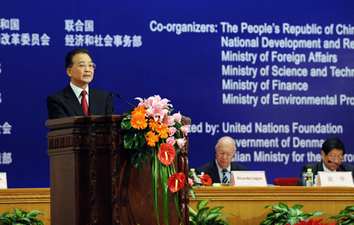 Chinese Premier Wen Jiabao has warned that the unfolding financial crisis should not waver the world's efforts in addressing the climate change. He made the remarks in a high-level conference on climate change that opened in Beijing on November 7, 2008.