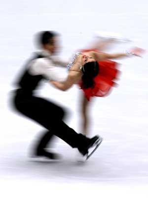 Anna Cappellini/Luca Lanotte of Italy compete during ice dancing original dance at SAMSUNG Anycall Cup of China ISU Grand Prix of Figure Skating 2008 in Beijing, capital of China, on Nov. 7, 2008. Anna Cappellini/Luca Lanotte ranked fourth after original dance with 87.74 point. [Xinhua]