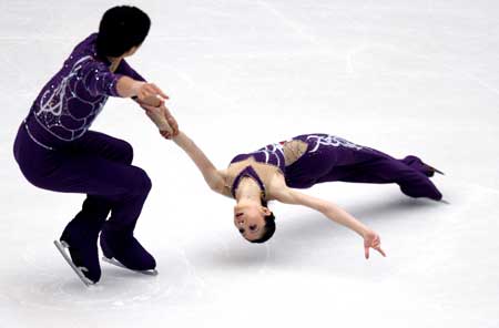 Zhang Dan/Zhang Hao of China compete during pairs' free skating at SAMSUNG Anycall Cup of China ISU Grand Prix of Figure Skating 2008 in Beijing, capital of China, on Nov. 7, 2008. Zhang Dan/Zhang Hao won the gold medal with a total point of 182.22. [Xinhua] 