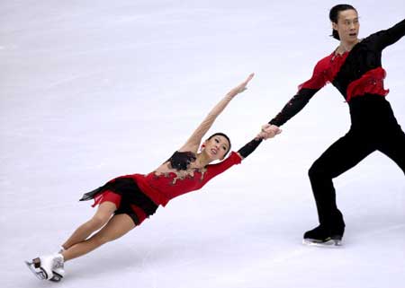 Pang Qing/Tong Jian of China compete during pairs' free skating at SAMSUNG Anycall Cup of China ISU Grand Prix of Figure Skating 2008 in Beijing, capital of China, on Nov. 7, 2008. Pang Qing/Tong Jian won the bronze medal with a total point of 171.86. [Xinhua]