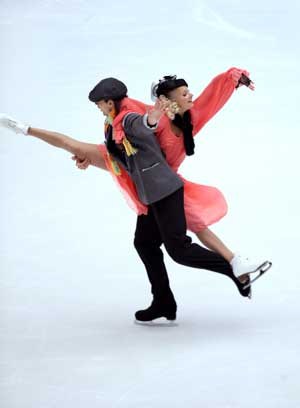 Oksana Domnina/Maxim Shabalin of Russia compete during ice dancing original dance at SAMSUNG Anycall Cup of China ISU Grand Prix of Figure Skating 2008 in Beijing, capital of China, on Nov. 7, 2008. Oksana Domnina/Maxim Shabalin ranked first after original dance with 95.58 point. [Xinhua]