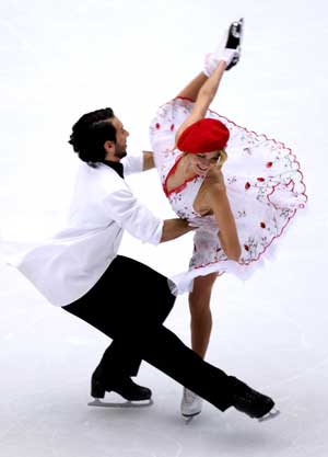 Tanith Belbin/Benjamin Agosto of the U.S. compete during ice dancing original dance at SAMSUNG Anycall Cup of China ISU Grand Prix of Figure Skating 2008 in Beijing, capital of China, on Nov. 7, 2008. Tanith Belbin/Benjamin Agosto ranked second after original dance with 95.23 point. [Xinhua] 